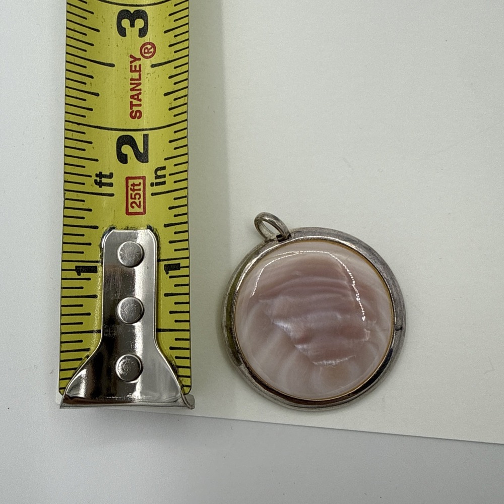925 Sterling Silver Classic Round Cabochon Pink Mother of Pearl Pendant